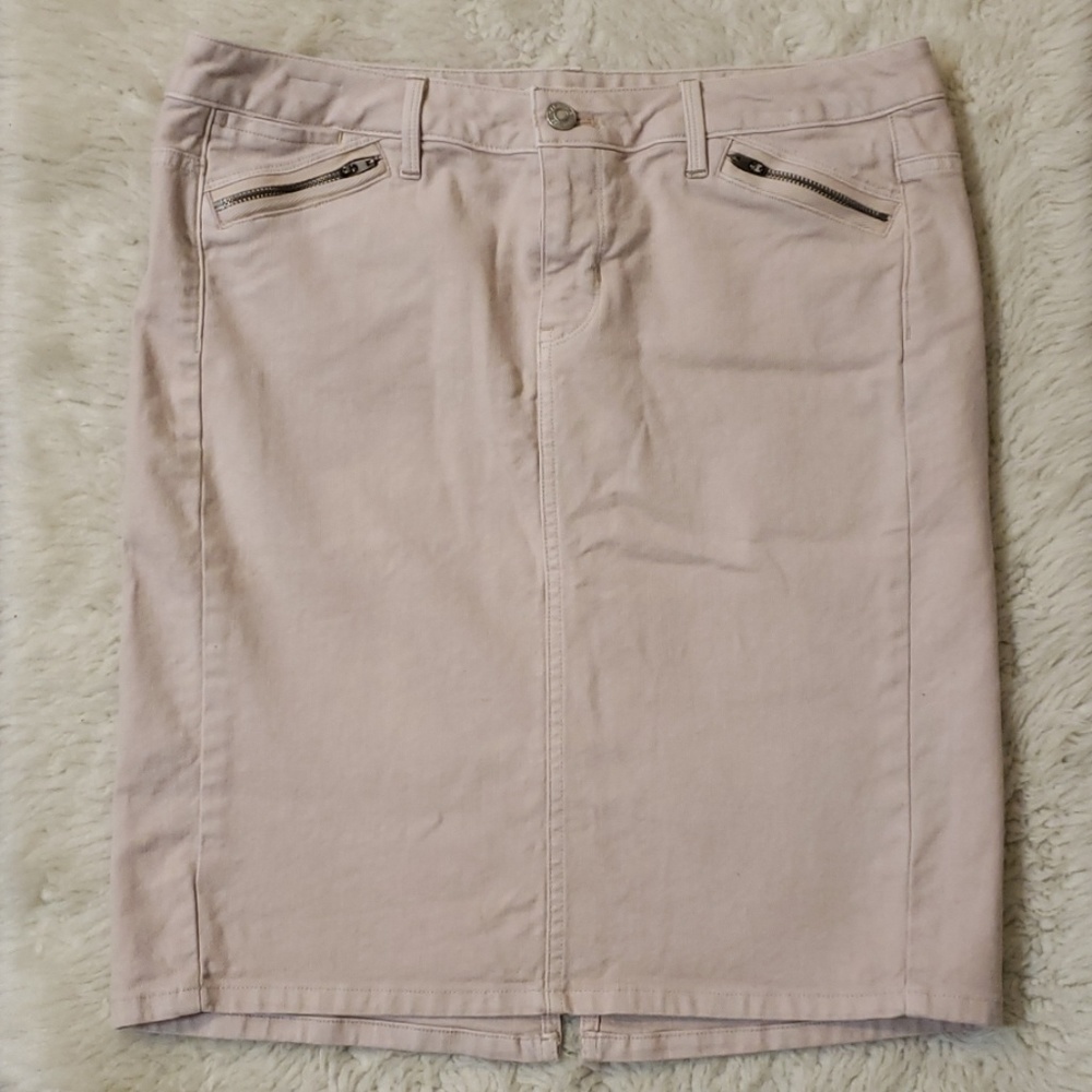 Stylist tan Jean skirt